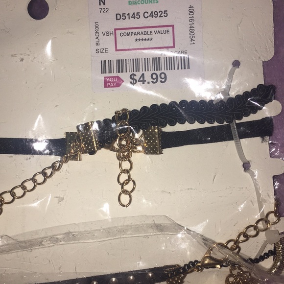 Chokers - Picture 2 of 3